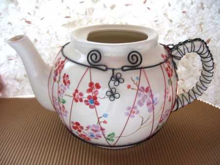 Prasklé ucho u konvičky - oprava